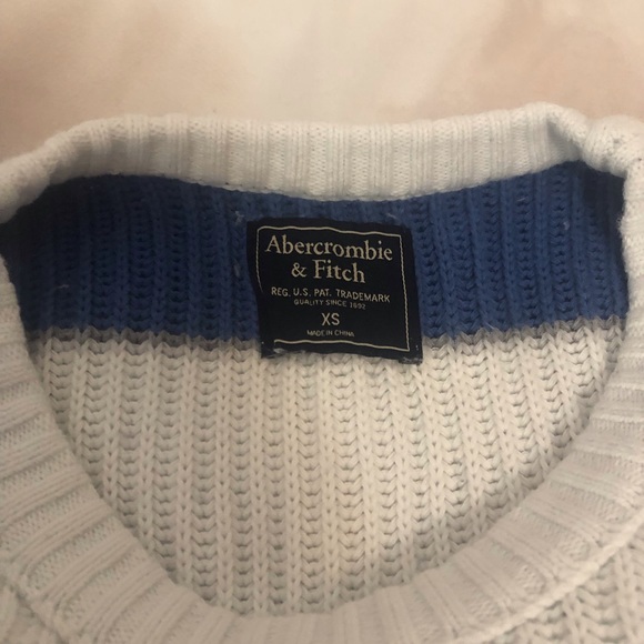 ✨Abercrombie and Fitch long sleeve striped sweater ✨ - Picture 2 of 3